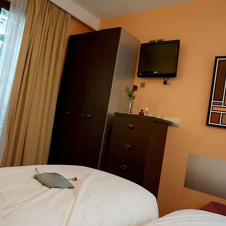 Ξενοδοχείο Danemark 3*